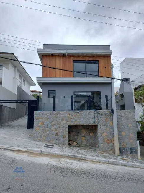 Foto 1 de Casa de Condomínio com 3 Quartos à venda, 225m² em Córrego Grande, Florianópolis