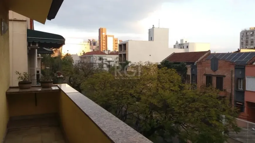 Foto 1 de Casa com 5 Quartos à venda, 301m² em Bela Vista, Porto Alegre