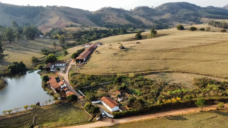 Foto 1 de Fazenda/Sítio com 3 Quartos à venda, 100m² em Zona Rural, Jacutinga