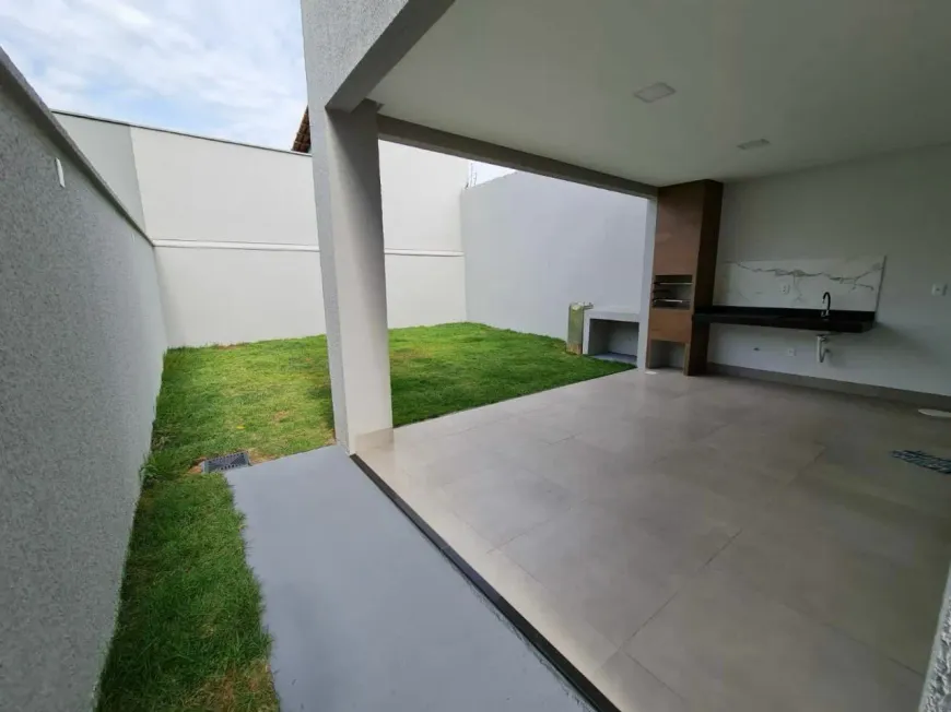 Foto 1 de Sobrado com 3 Quartos à venda, 210m² em Jardim Atlântico, Goiânia