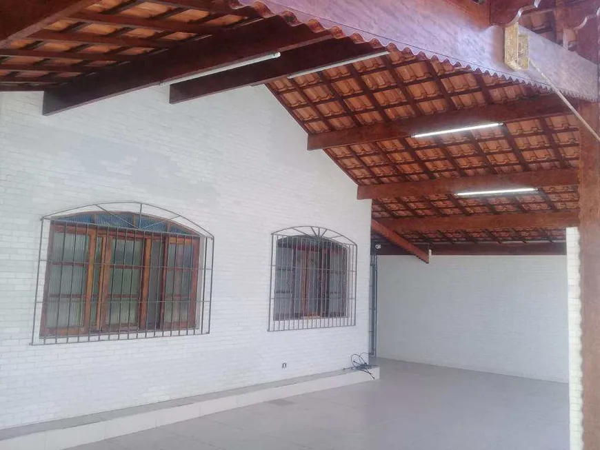 Foto 1 de Casa com 7 Quartos para alugar, 250m² em Vila Guilhermina, Praia Grande