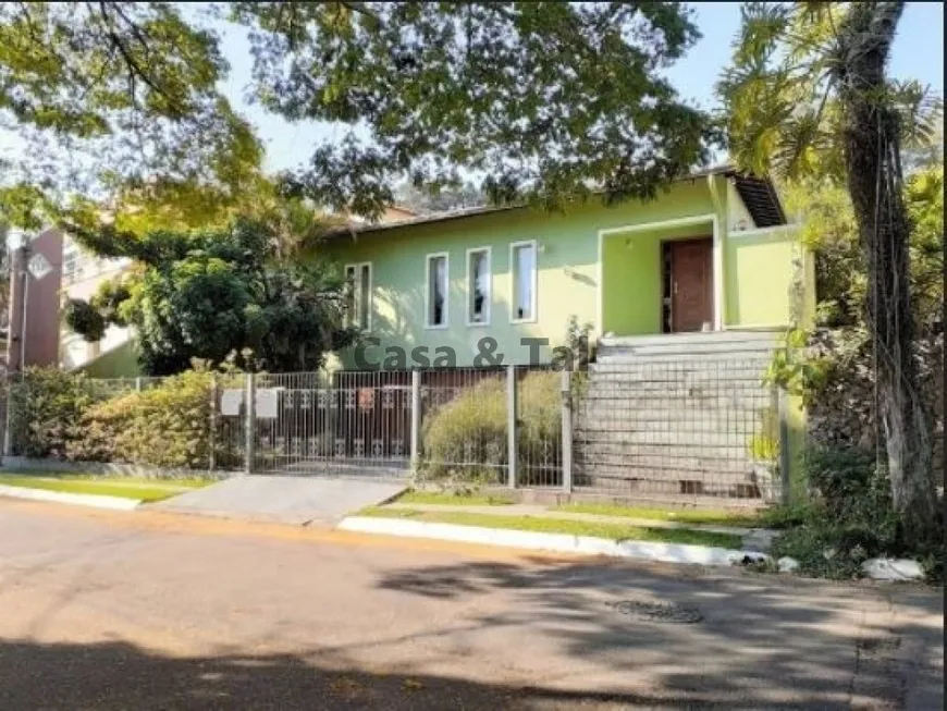 Foto 1 de Casa com 5 Quartos para venda ou aluguel, 392m² em Jardim Marajoara, São Paulo