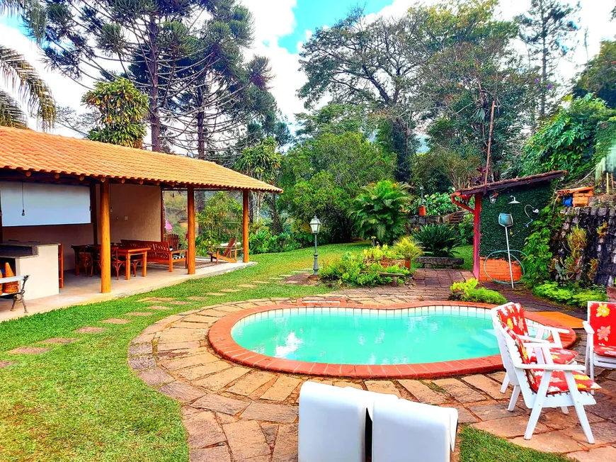 Foto 1 de Casa com 4 Quartos para venda ou aluguel, 2600m² em Itaipava, Petrópolis