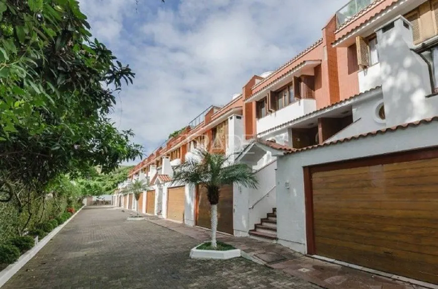 Foto 1 de Casa de Condomínio com 3 Quartos à venda, 299m² em Cristal, Porto Alegre