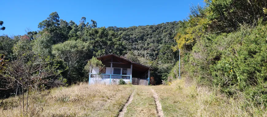 Foto 1 de Fazenda/Sítio com 3 Quartos à venda, 85000m² em Zona Rural, Marmelópolis