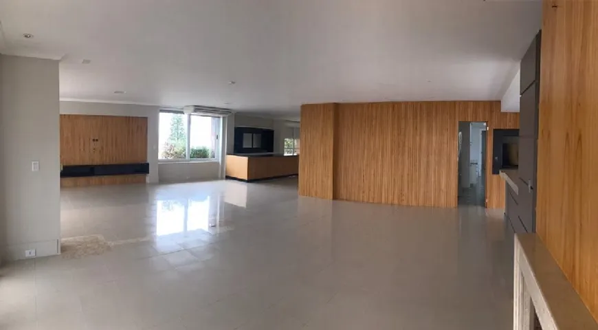 Foto 1 de Apartamento com 3 Quartos para alugar, 390m² em Independência, Porto Alegre