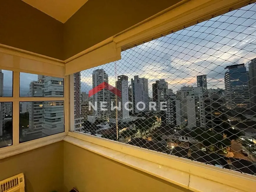 Foto 1 de Apartamento com 2 Quartos à venda, 82m² em Marapé, Santos