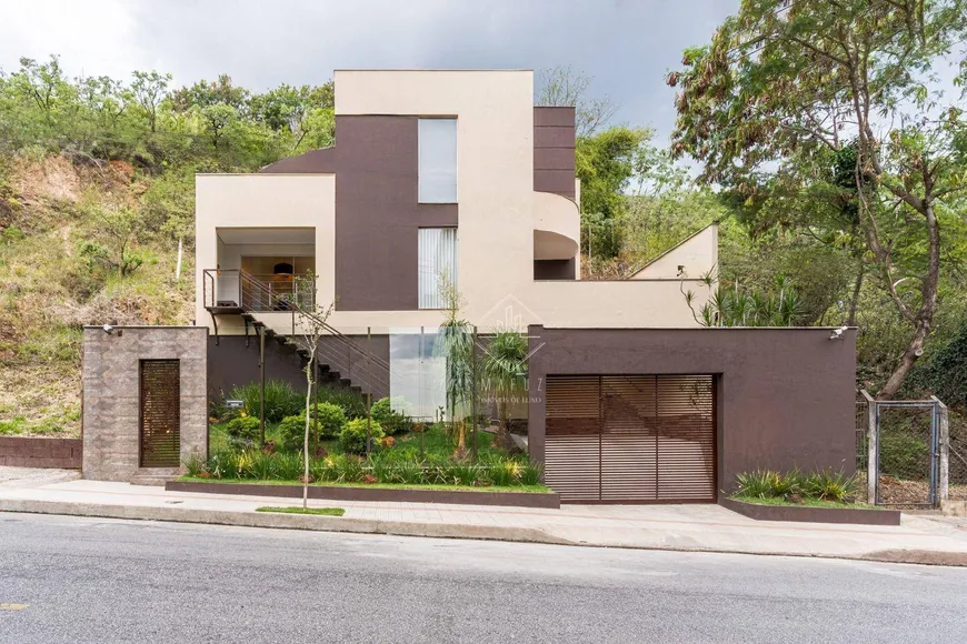 Foto 1 de Casa com 4 Quartos à venda, 360m² em Buritis, Belo Horizonte