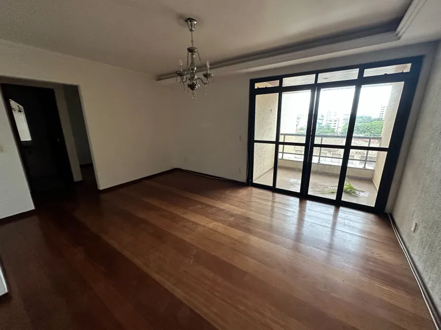 Foto 1 de Apartamento com 3 Quartos para venda ou aluguel, 144m² em Centro, Taubaté