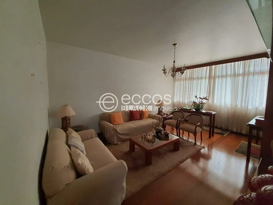 Foto 1 de Casa com 4 Quartos à venda, 280m² em Lidice, Uberlândia