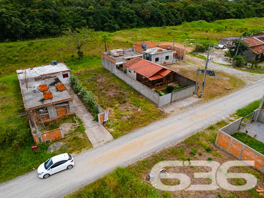 Foto 1 de Lote/Terreno à venda, 240m² em Porto Grande, Araquari