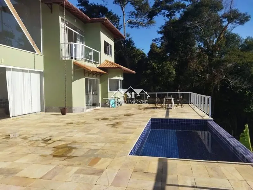 Foto 1 de Casa de Condomínio com 5 Quartos à venda, 315m² em Samambaia, Petrópolis