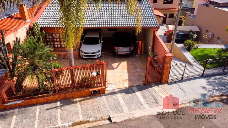 Foto 1 de Casa com 3 Quartos à venda, 250m² em Centro, Vinhedo