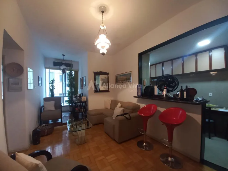 Foto 1 de Apartamento com 2 Quartos à venda, 66m² em Copacabana, Rio de Janeiro