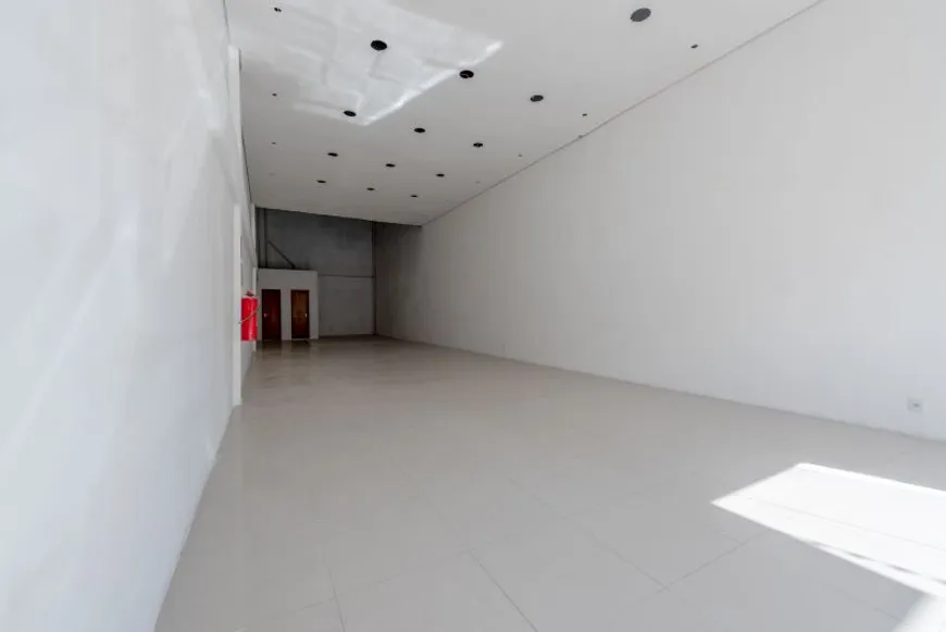 Foto 1 de Ponto Comercial para alugar, 126m² em Cavalhada, Porto Alegre