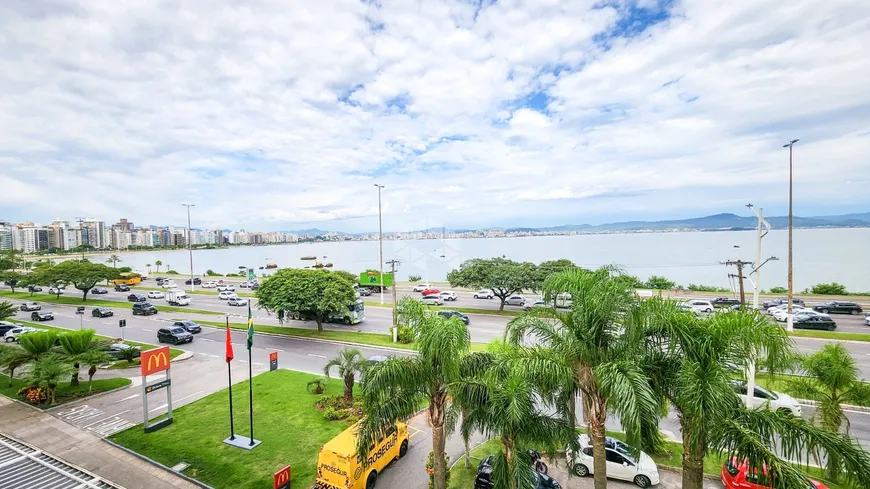 Foto 1 de Apartamento com 4 Quartos à venda, 225m² em Beira Mar, Florianópolis