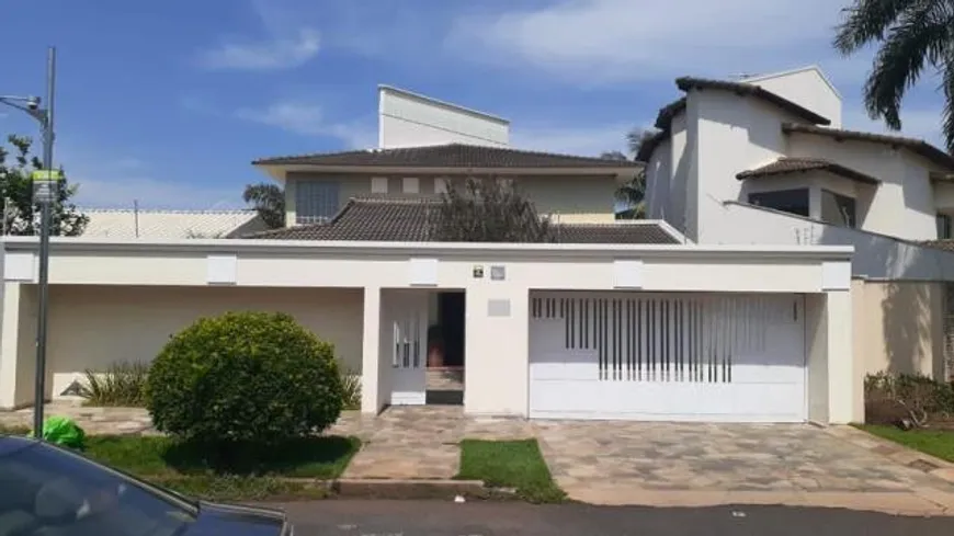 Foto 1 de Casa com 3 Quartos à venda, 250m² em Morada da Colina, Uberlândia