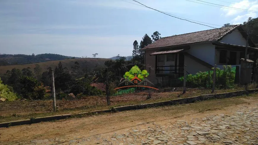 Foto 1 de Lote/Terreno à venda, 680m² em Centro, Simão Pereira