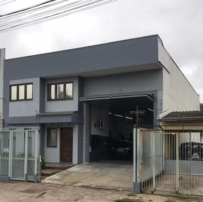 Foto 1 de Galpão/Depósito/Armazém à venda, 210m² em Sarandi, Porto Alegre