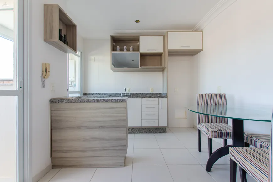 Foto 1 de Apartamento com 2 Quartos à venda, 64m² em Capoeiras, Florianópolis