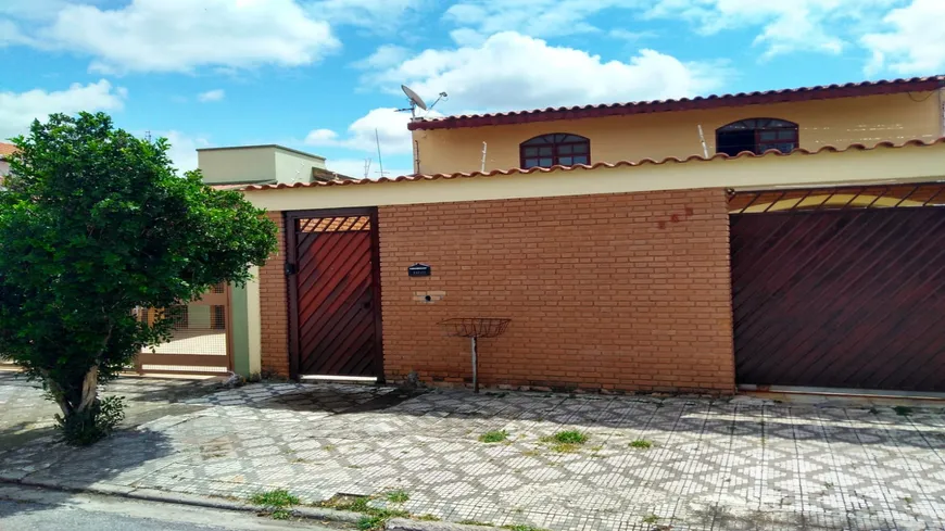 Foto 1 de Casa com 3 Quartos à venda, 392m² em Jardim Maria Augusta, Taubaté