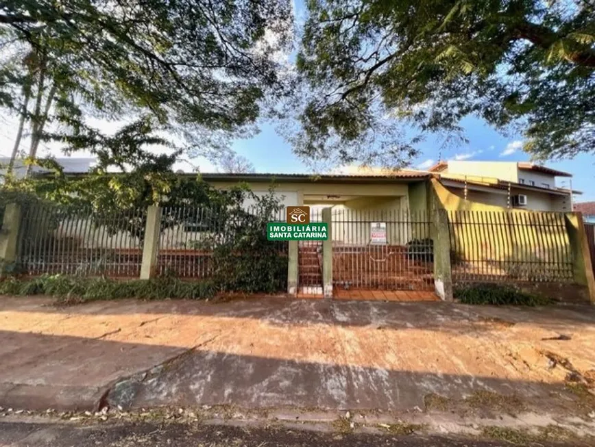 Foto 1 de Casa com 2 Quartos à venda, 208m² em Zona 04, Maringá