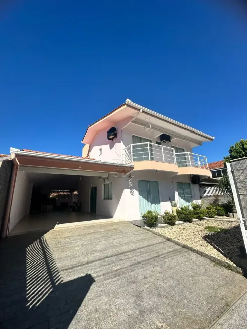 Foto 1 de Casa com 4 Quartos à venda, 220m² em Armação, Penha