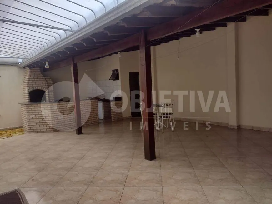 Foto 1 de Casa com 3 Quartos à venda, 209m² em Jardim Patrícia, Uberlândia