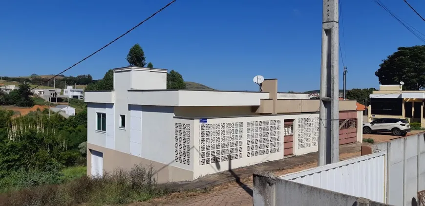 Foto 1 de Casa com 3 Quartos à venda, 170m² em Centro, Cruzília