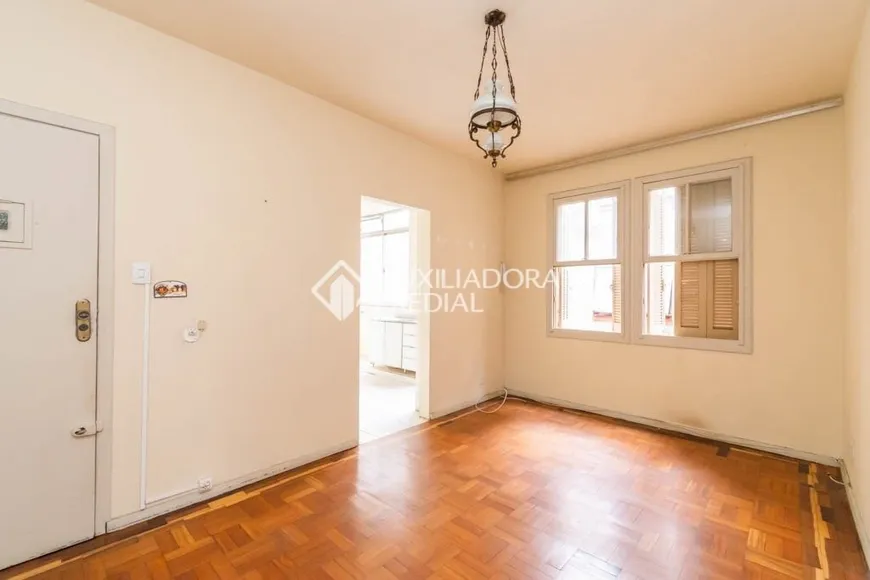 Foto 1 de Apartamento com 1 Quarto à venda, 45m² em São João, Porto Alegre