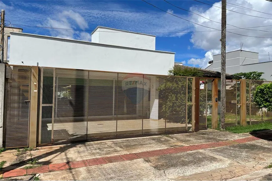 Foto 1 de Casa com 4 Quartos à venda, 213m² em Jardim Autonomista, Campo Grande