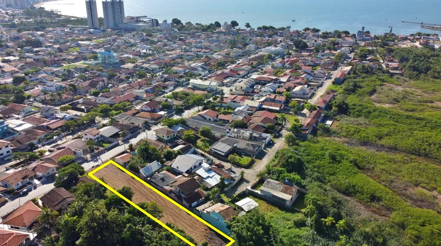 Foto 1 de Lote/Terreno para venda ou aluguel, 1350m² em Praia Alegre, Penha