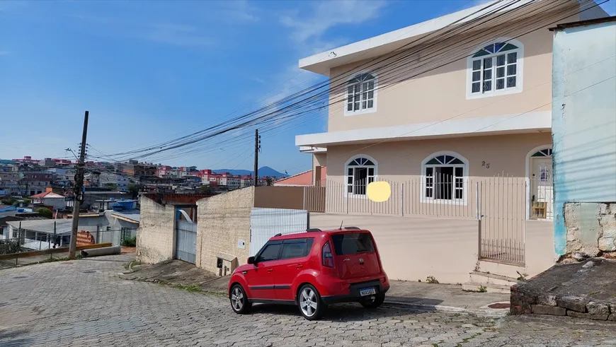 Foto 1 de Casa com 6 Quartos à venda, 125m² em Monte Cristo, Florianópolis