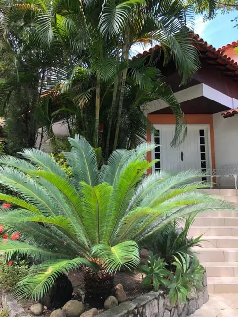 Foto 1 de Casa de Condomínio com 4 Quartos à venda, 390m² em Badu, Niterói