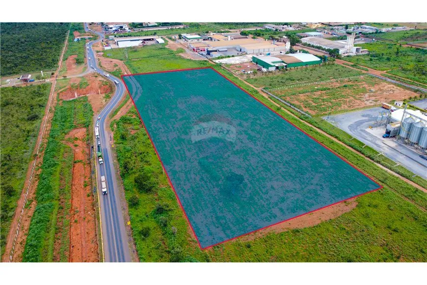 Foto 1 de Lote/Terreno à venda, 15069m² em 3º Setor Industrial, Formosa