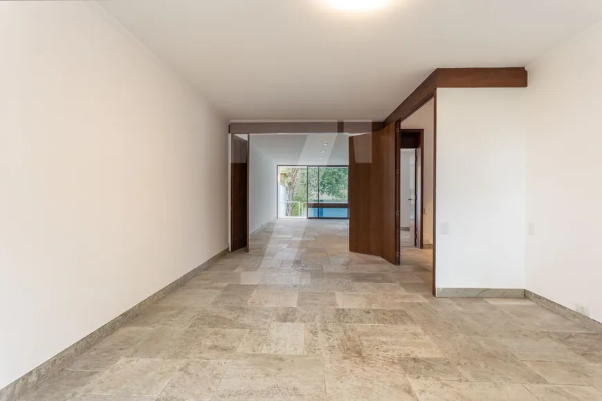 Foto 1 de Casa com 4 Quartos à venda, 483m² em Jardim Europa, São Paulo