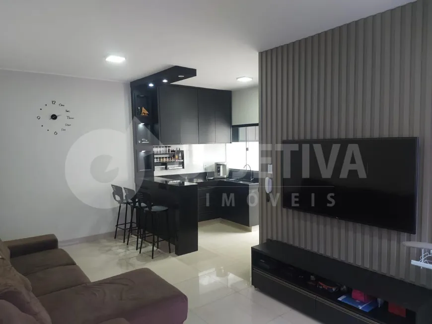 Foto 1 de Casa com 2 Quartos à venda, 80m² em Cidade Jardim, Uberlândia