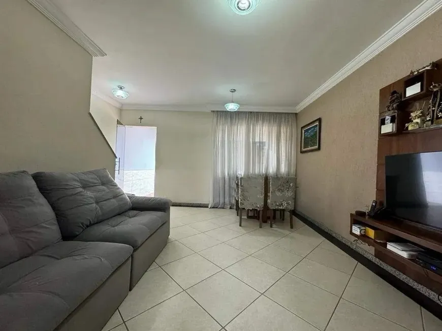 Foto 1 de Casa com 3 Quartos à venda, 115m² em Heliópolis, Belo Horizonte