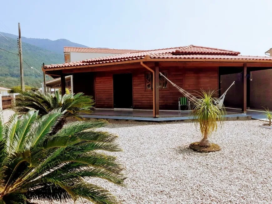 Foto 1 de Casa com 2 Quartos à venda, 100m² em Praia de Fora, Palhoça