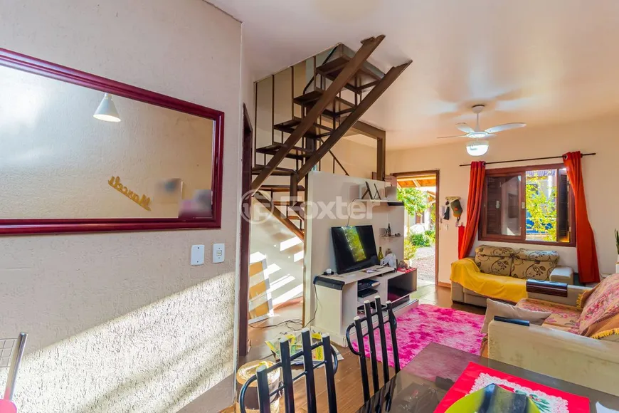 Foto 1 de Casa de Condomínio com 3 Quartos à venda, 53m² em Ipanema, Porto Alegre