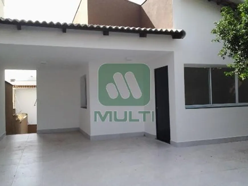 Foto 1 de Casa com 3 Quartos à venda, 200m² em Saraiva, Uberlândia