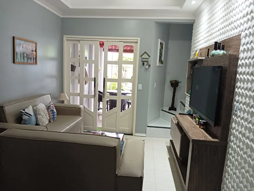 Foto 1 de Casa com 2 Quartos à venda, 66m² em Jangurussu, Fortaleza