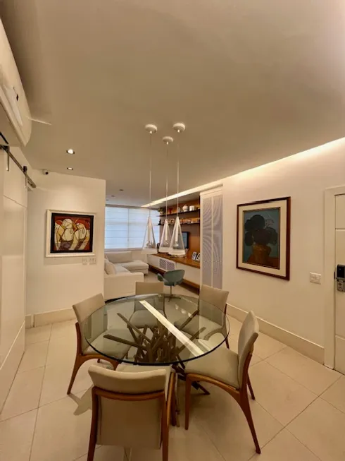 Foto 1 de Apartamento com 3 Quartos à venda, 105m² em Lagoa, Rio de Janeiro