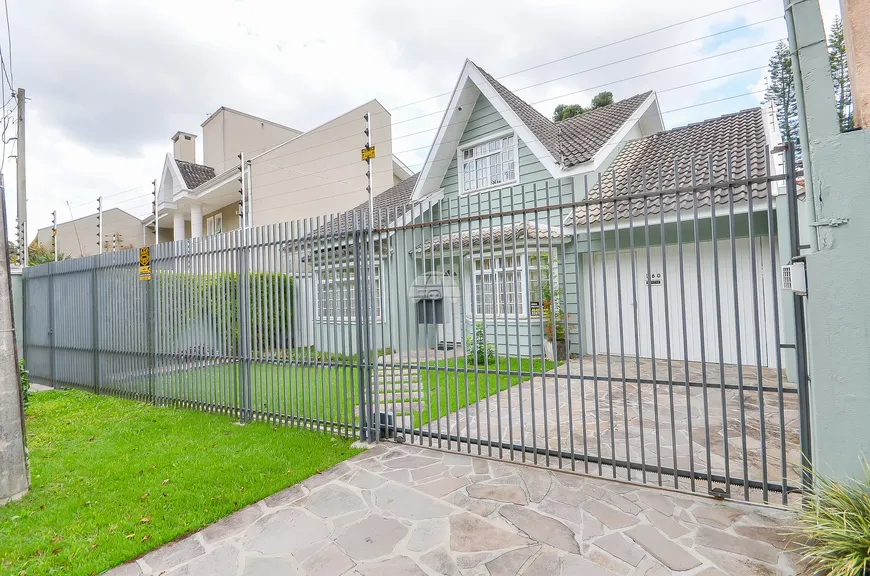 Foto 1 de Casa com 4 Quartos à venda, 233m² em Jardim Social, Curitiba