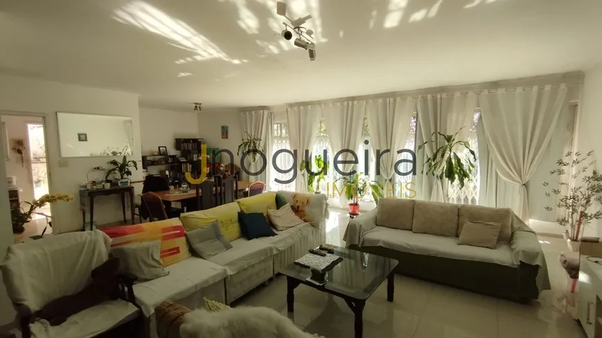 Foto 1 de Casa com 4 Quartos à venda, 400m² em Jardim Campo Grande, São Paulo