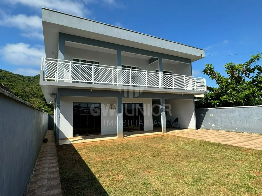 Foto 1 de Casa com 4 Quartos à venda, 220m² em Gravatá, Penha