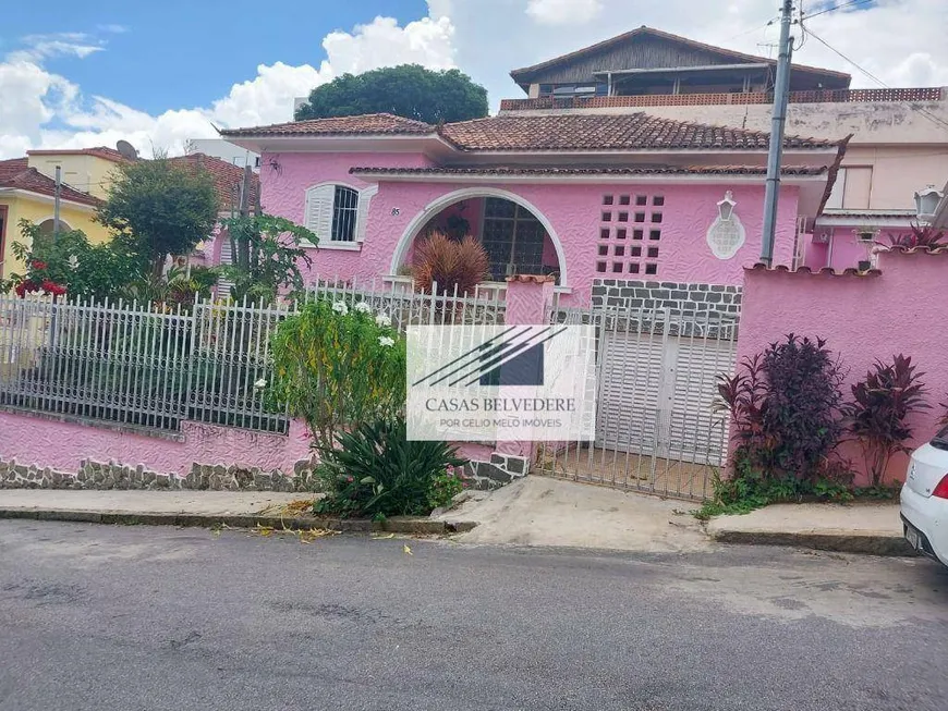 Foto 1 de Casa com 5 Quartos à venda, 250m² em Sagrada Família, Belo Horizonte