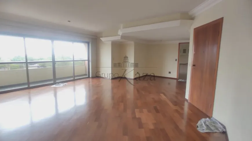 Foto 1 de Apartamento com 4 Quartos para alugar, 180m² em Centro, São José dos Campos