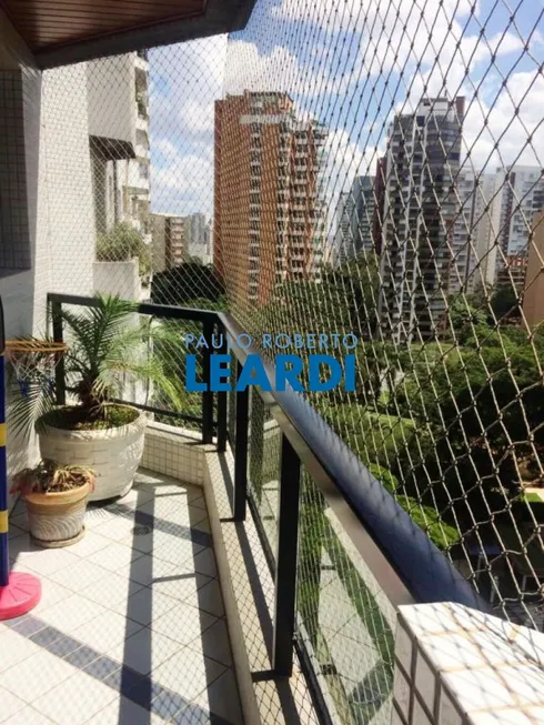 Foto 1 de Apartamento com 3 Quartos à venda, 156m² em Morumbi, São Paulo