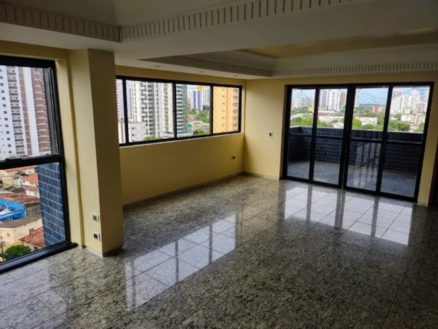 Foto 1 de Apartamento com 4 Quartos à venda, 201m² em Aflitos, Recife